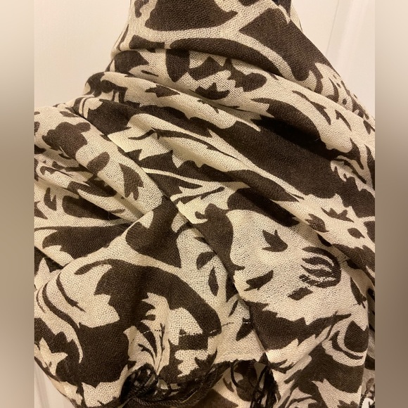 Danier 100% wool lightweight shawl scarf brown and cream - Picture 3 of 12